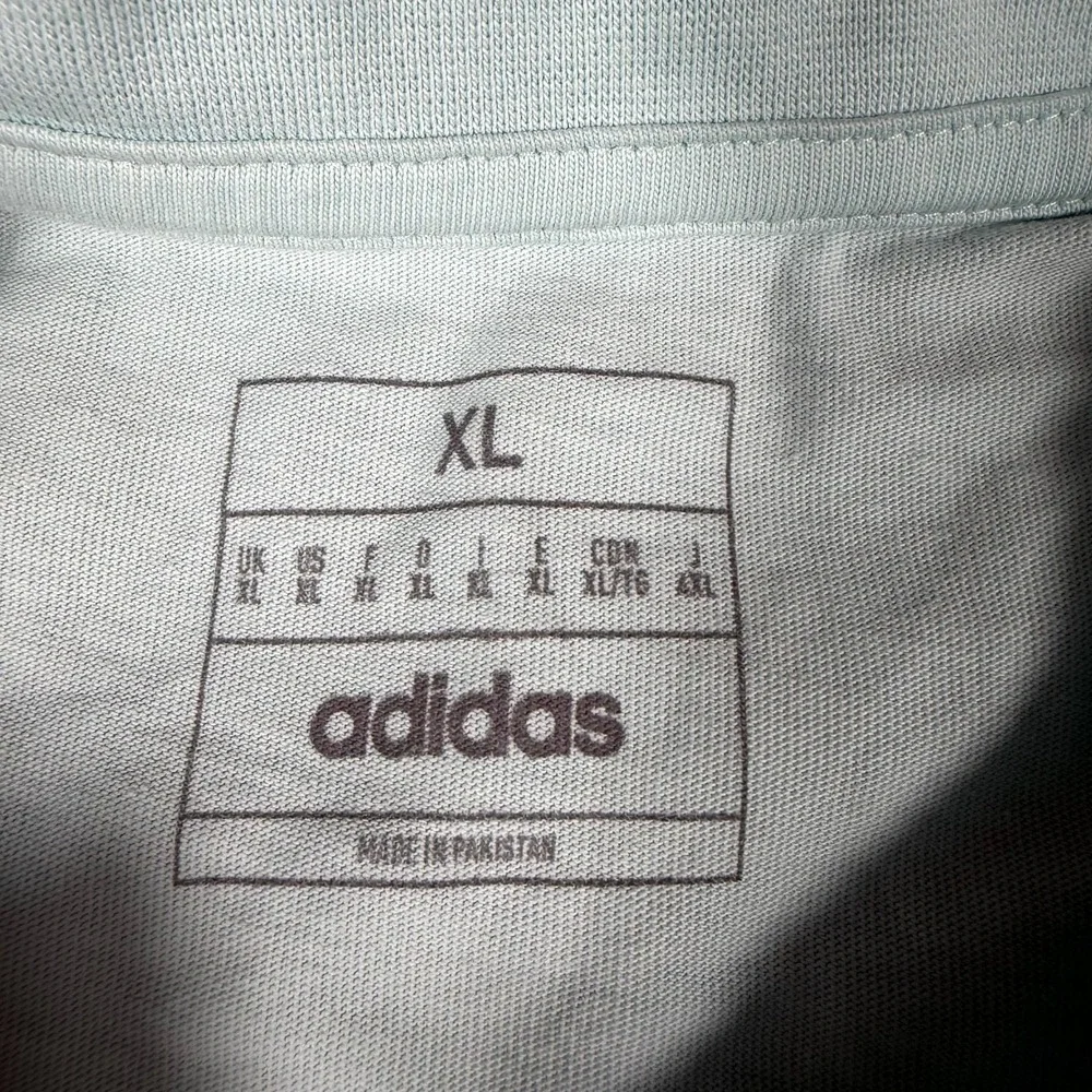 Adidas T-Shirt Mens XL Light Blue Spellout Graphic Classic Casual Wear Crew Neck